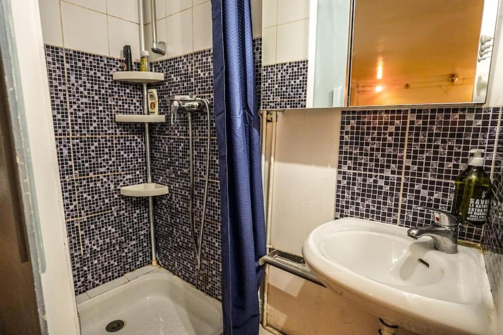 Cozy Studio In The Heart Of Paris Eksteriør bilde